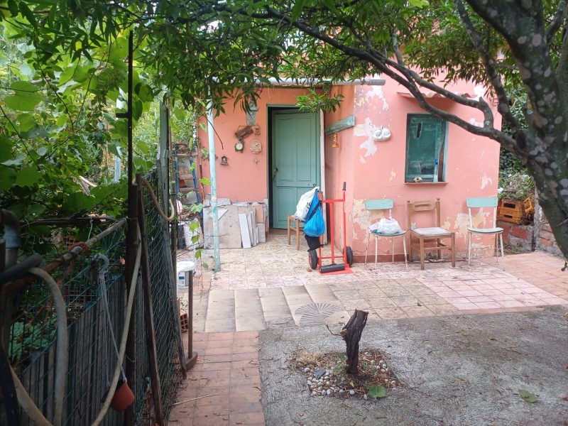 Villa con giardino a Imperia