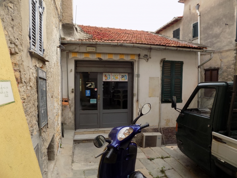 Casa indipendente da ristrutturare a Imperia