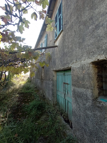 Casa indipendente con giardino a Borgomaro