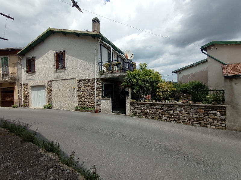 Casa indipendente con giardino a Borgomaro