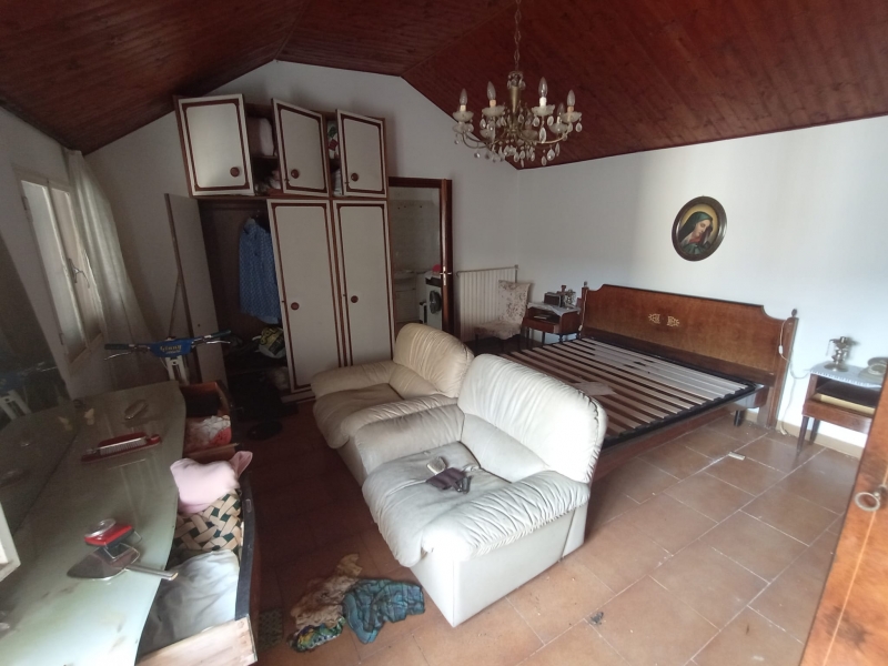 Casa indipendente con giardino a Imperia