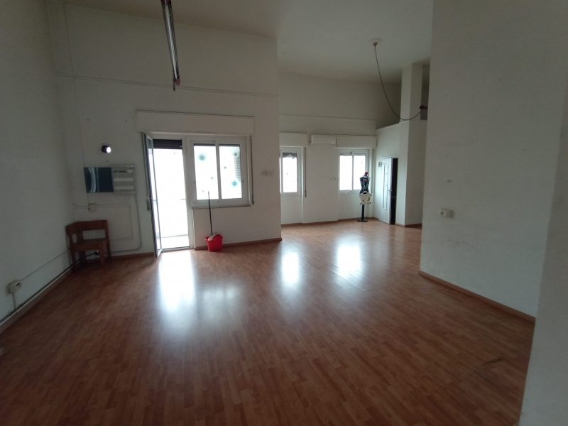 Locale commerciale da ristrutturare a Imperia