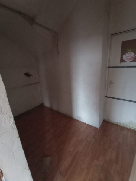 Locale commerciale da ristrutturare a Imperia