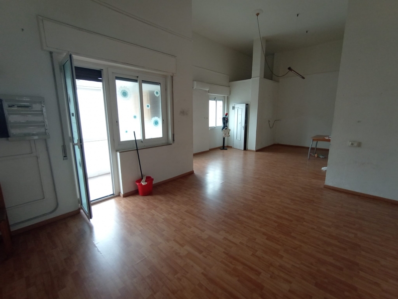 Locale commerciale da ristrutturare a Imperia