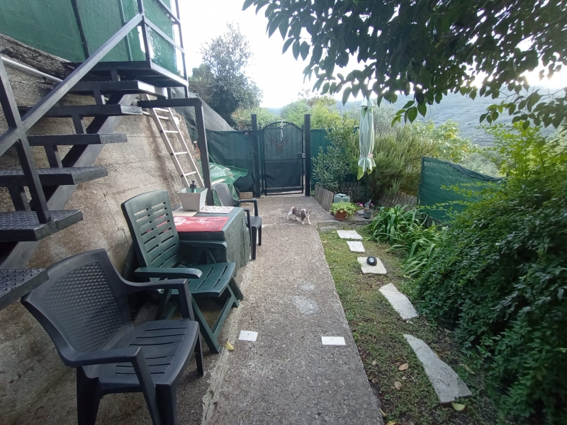 Trilocale con giardino a Chiusanico