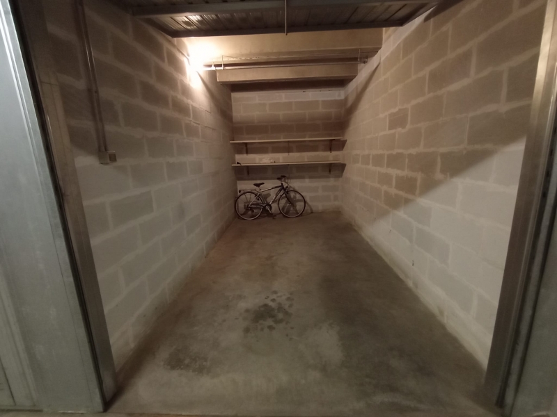 Box/Garage 16mq in vendita a Imperia