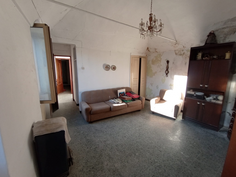 Quadrilocale da ristrutturare a Pontedassio