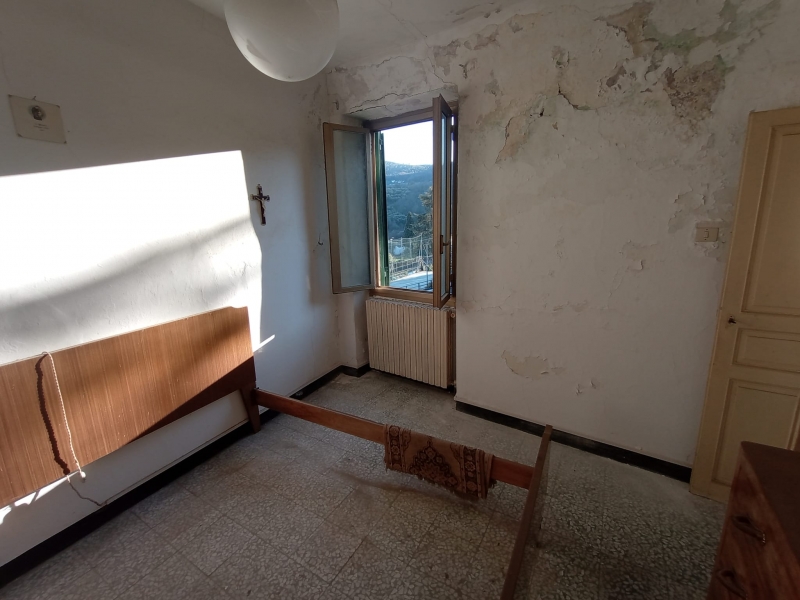 Quadrilocale da ristrutturare a Pontedassio