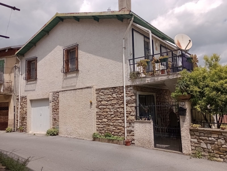 Casa indipendente con giardino a Borgomaro