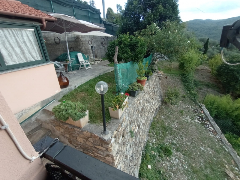 Trilocale con giardino a Chiusanico