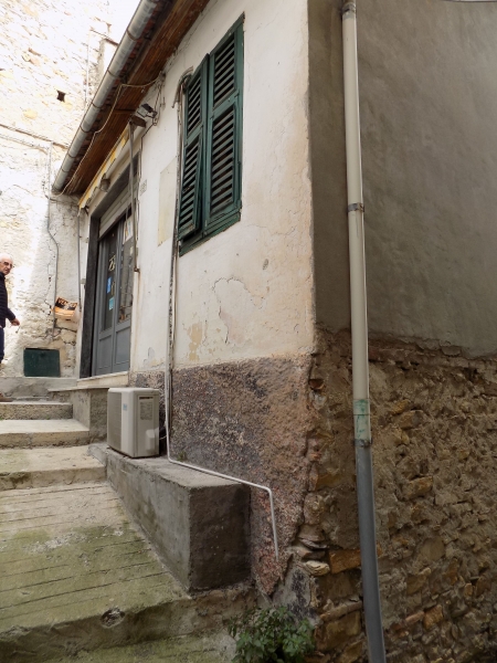 Casa indipendente da ristrutturare a Imperia