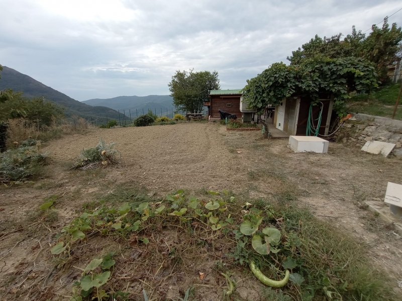 Casa indipendente con giardino a Cesio