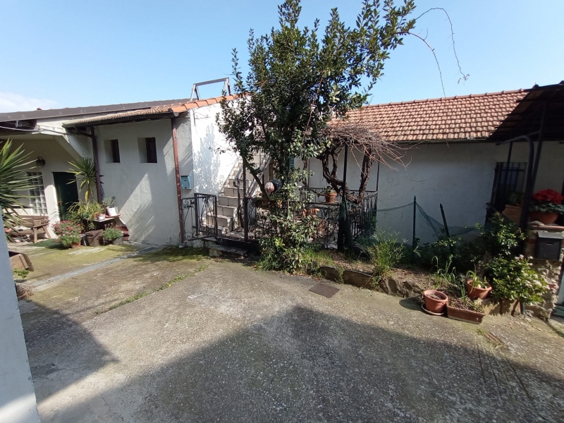 Trilocale con terrazzi a Diano Arentino