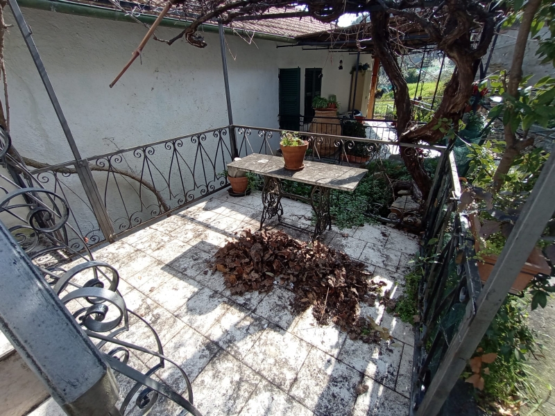 Trilocale con terrazzi a Diano Arentino