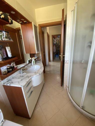 Appartamento con terrazzo, Arcola romito magra