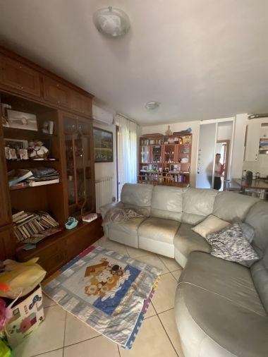 Appartamento con terrazzo, Arcola romito magra