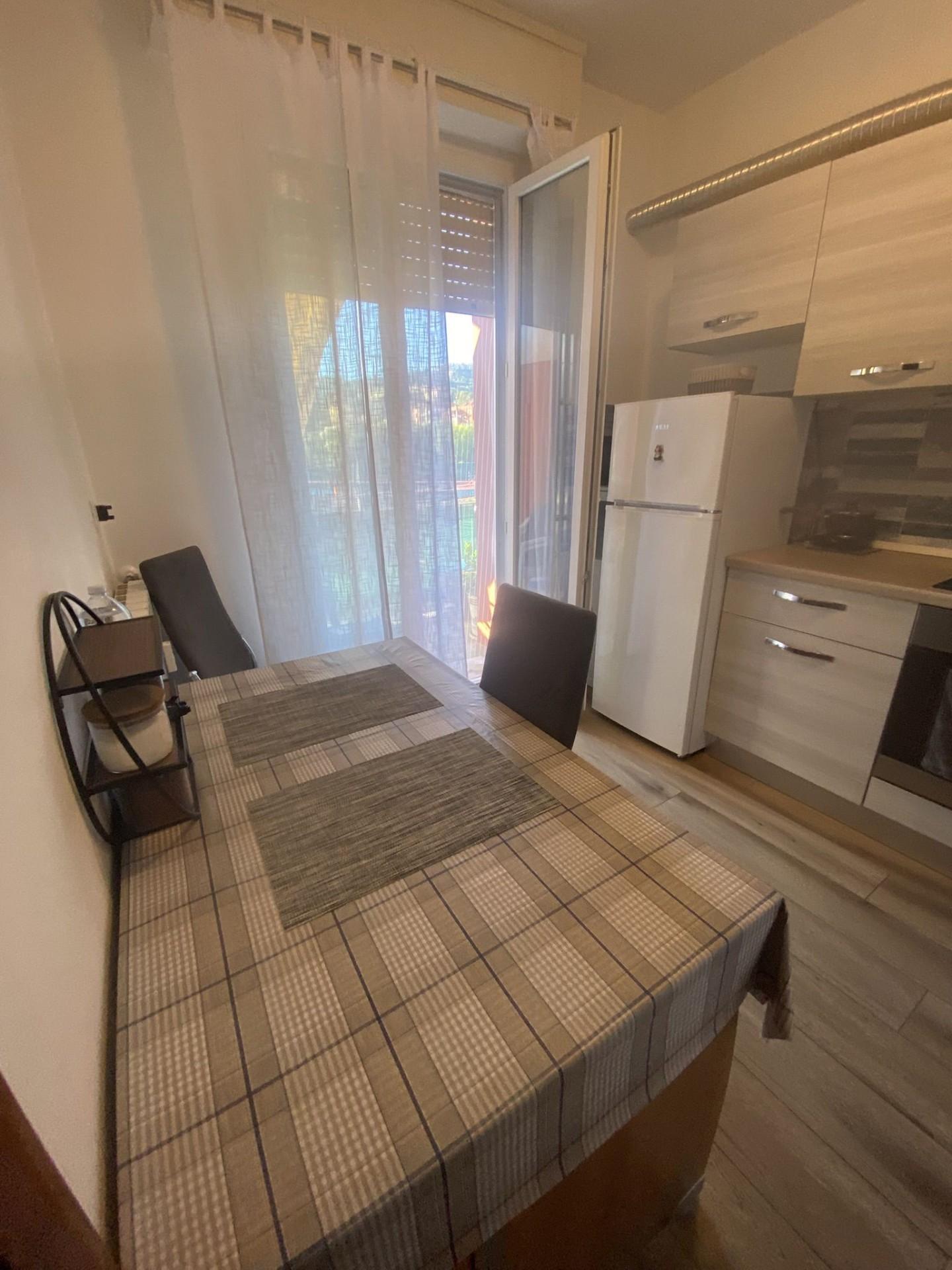 Bilocale con terrazzi, Vezzano Ligure prati