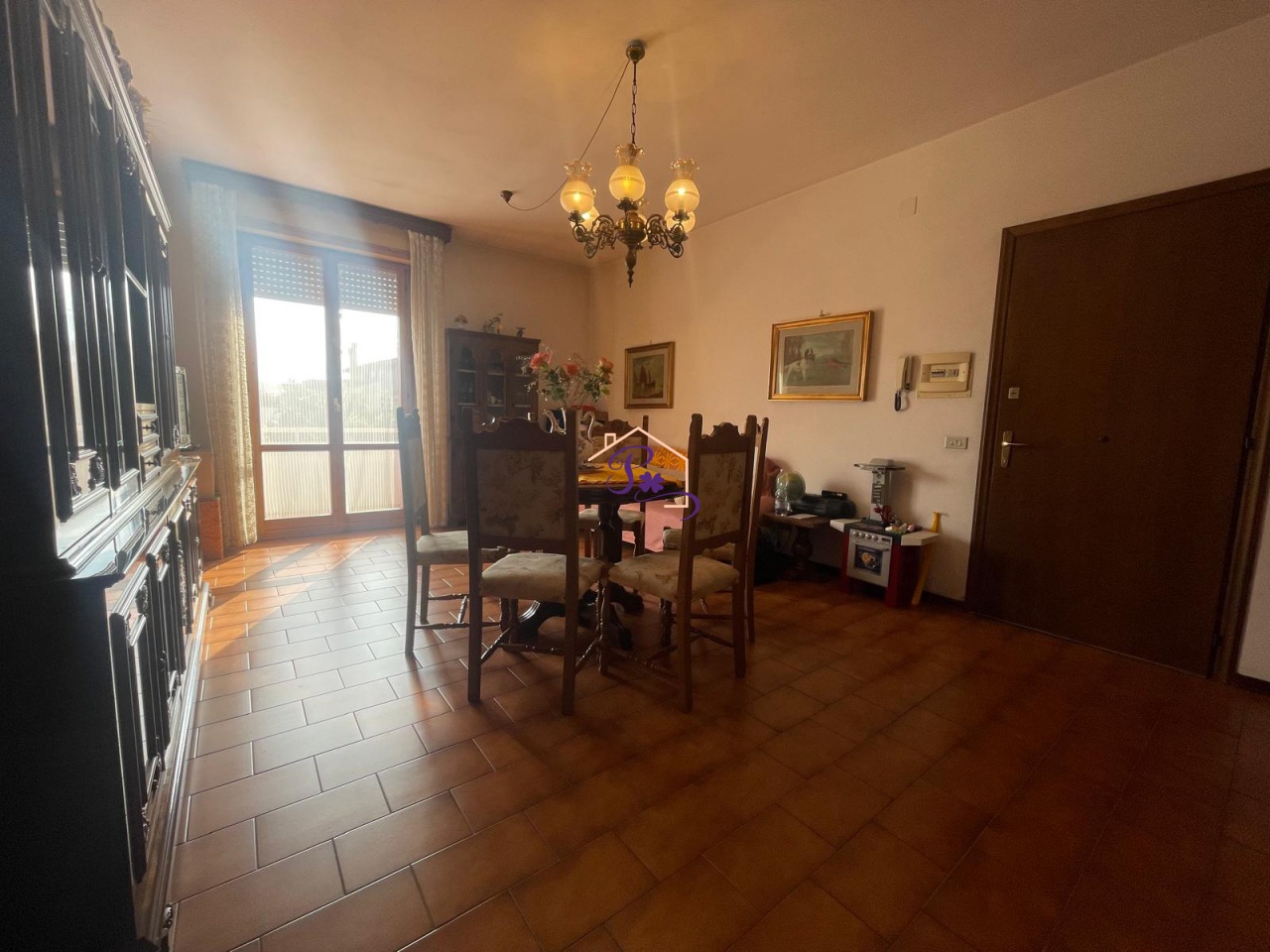 Appartamento con terrazzo in via di baciacavallo, Prato