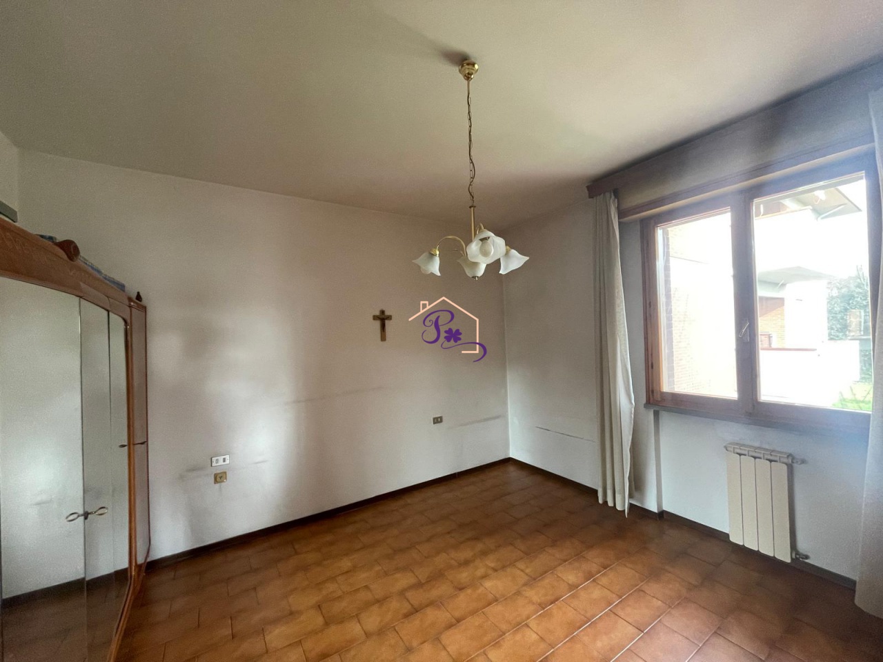 Appartamento con terrazzo in via di baciacavallo, Prato