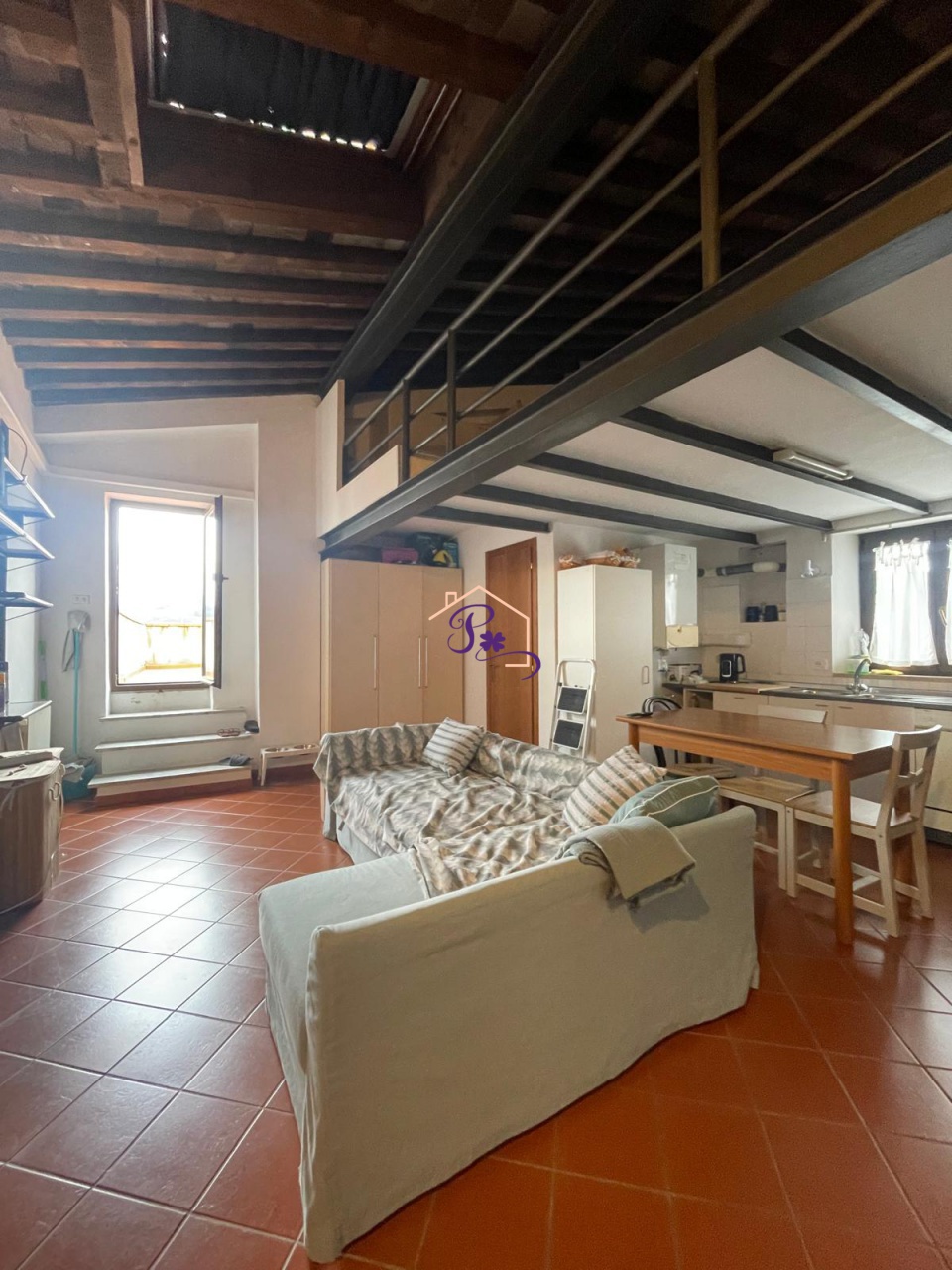 Bilocale arredato in affitto a Prato