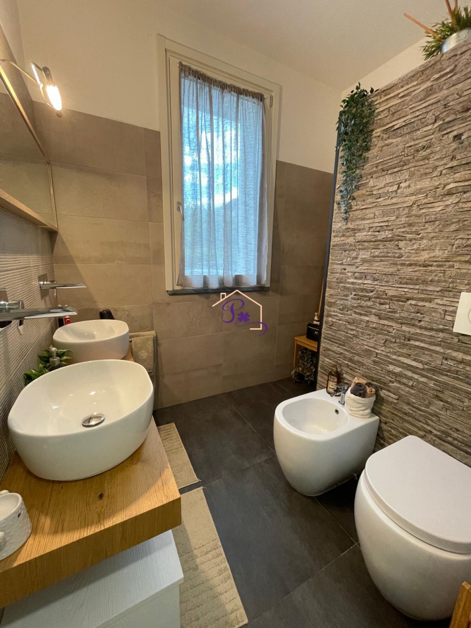 Villa con giardino in via marino olmi, Prato