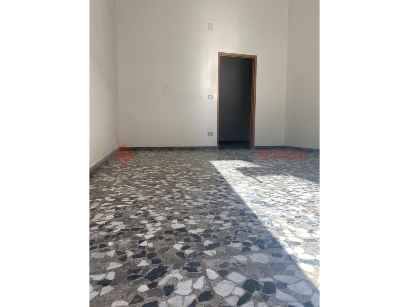 Negozio in affitto a Grottaglie