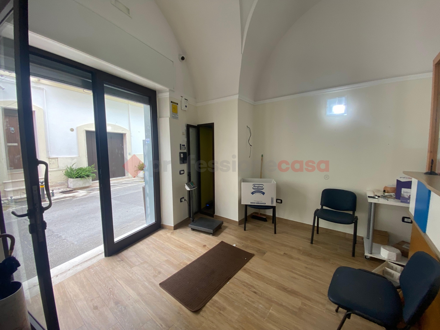 Negozio in affitto a Grottaglie