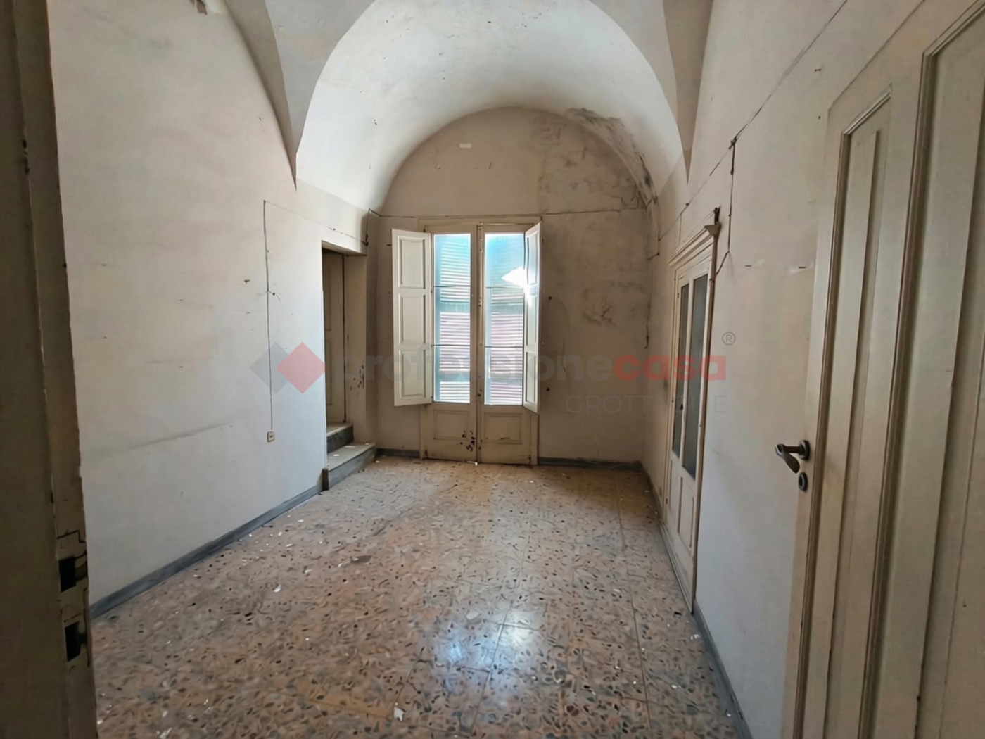 Casa indipendente con box doppio a Grottaglie