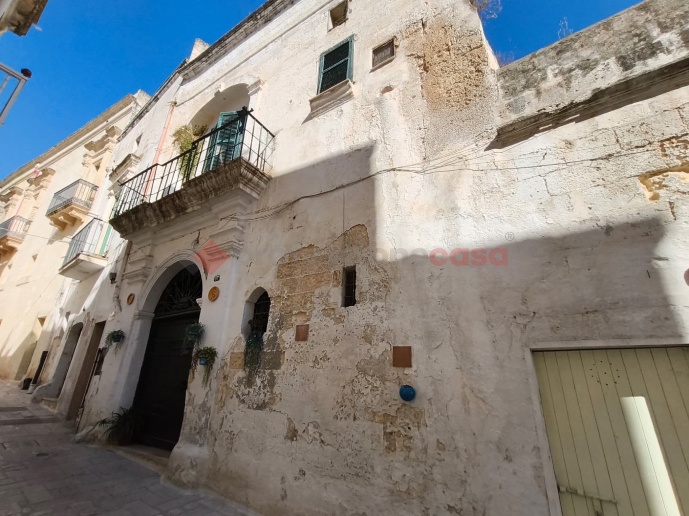 Casa indipendente con box doppio a Grottaglie