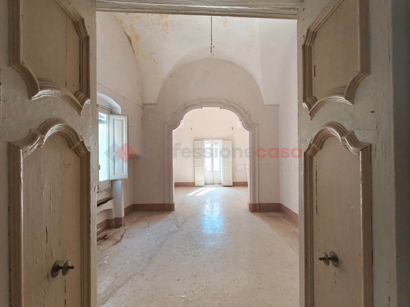 Casa indipendente con box doppio a Grottaglie