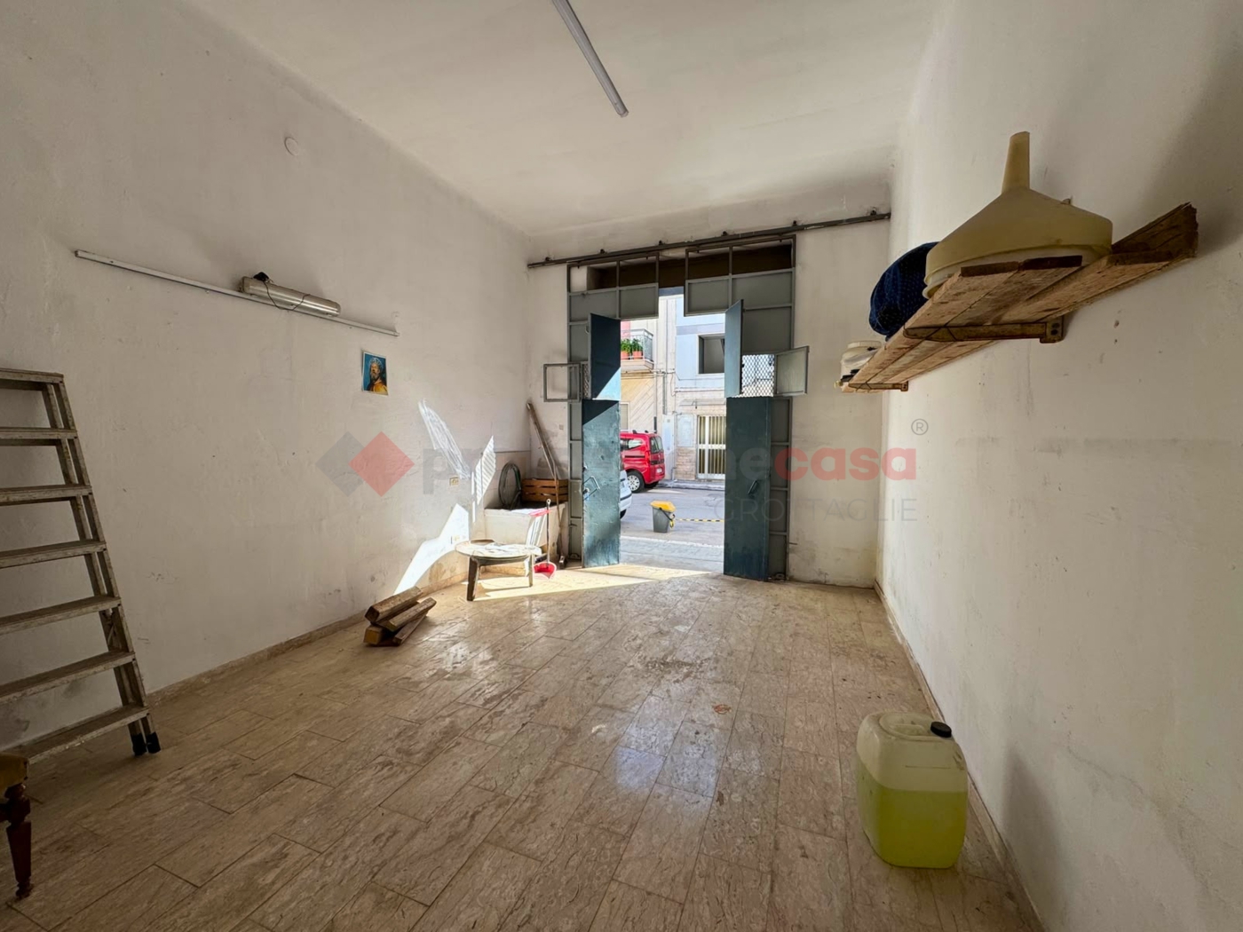 Box/Garage 33mq in vendita a Grottaglie