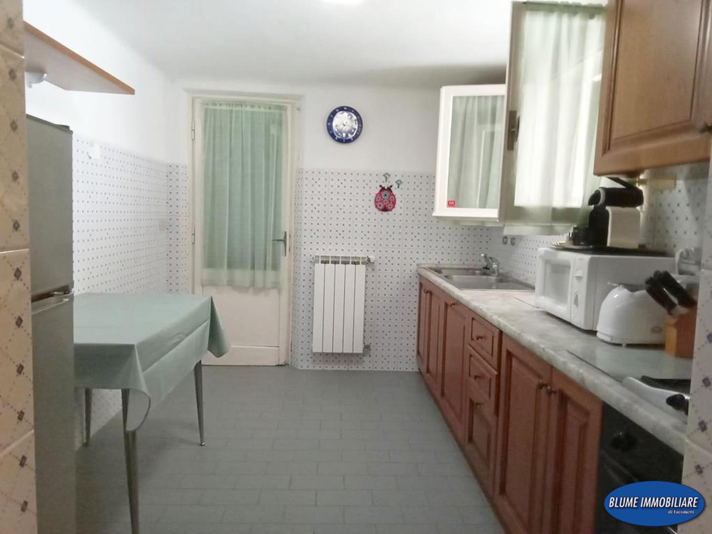 Villa Bifamiliare con giardino, Camaiore lido di