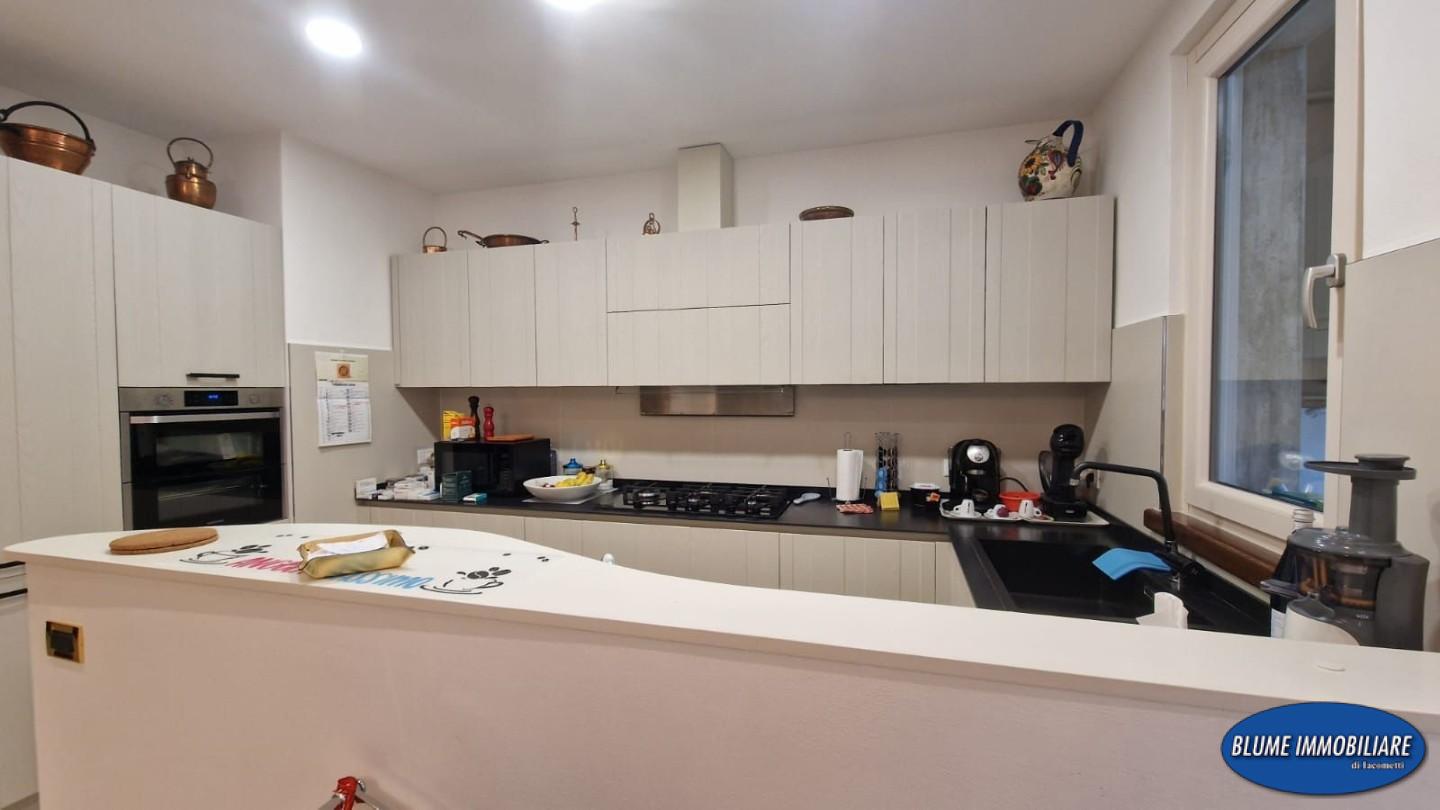 Attico con terrazzo, Viareggio ex campo di aviazione