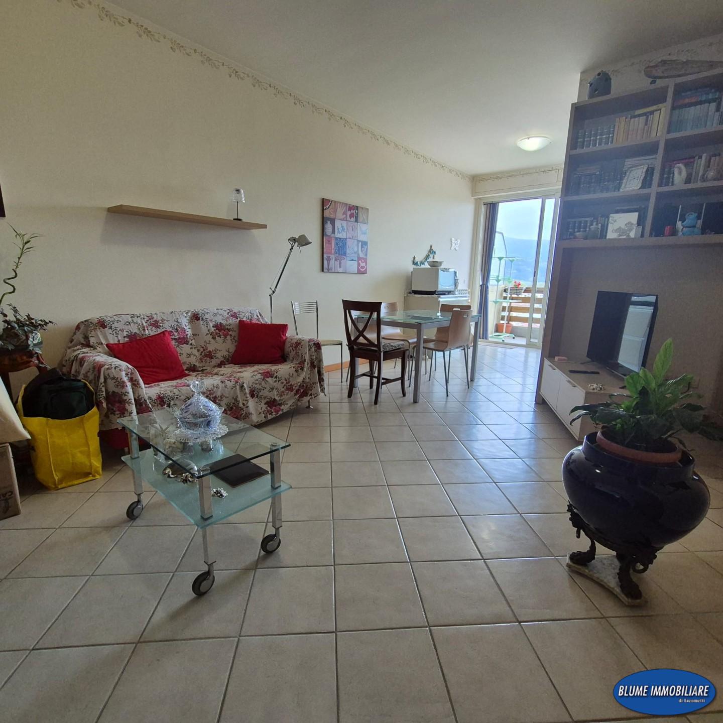 Attico con terrazzo, Viareggio centro pineta