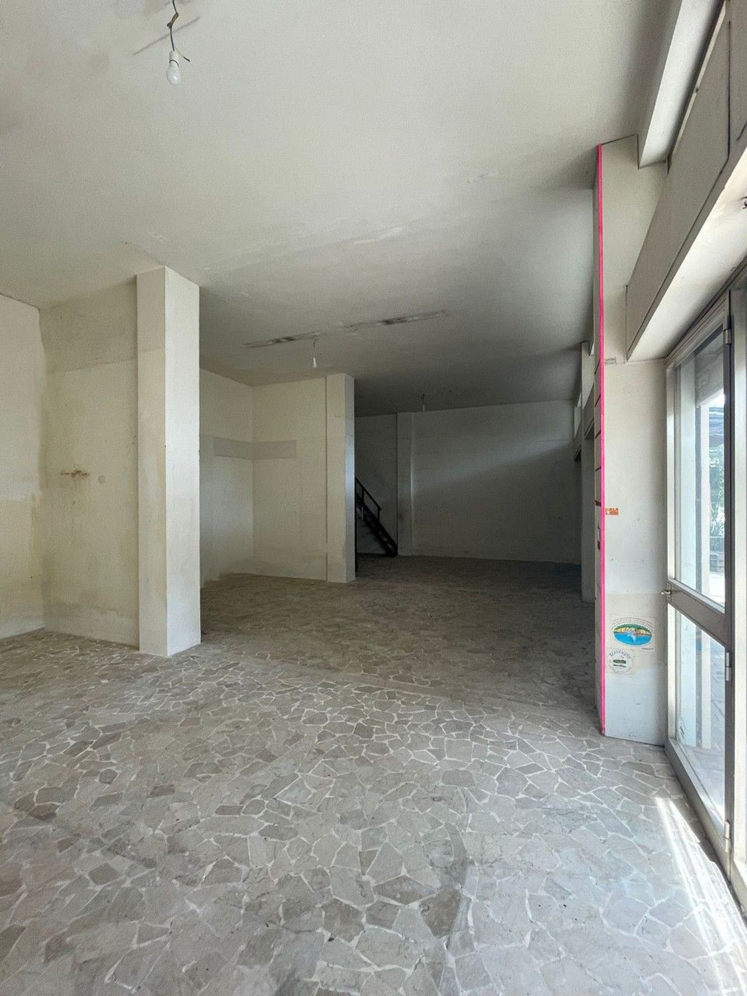 Locale commerciale in affitto a Cervia