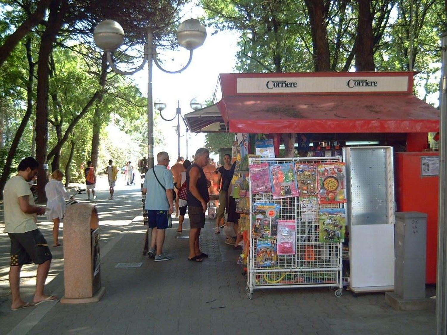 Locale commerciale in vendita a Cervia