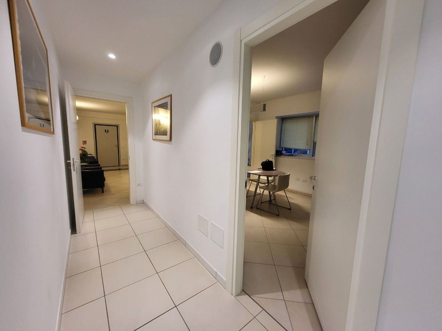 Locale commerciale in vendita a Cervia