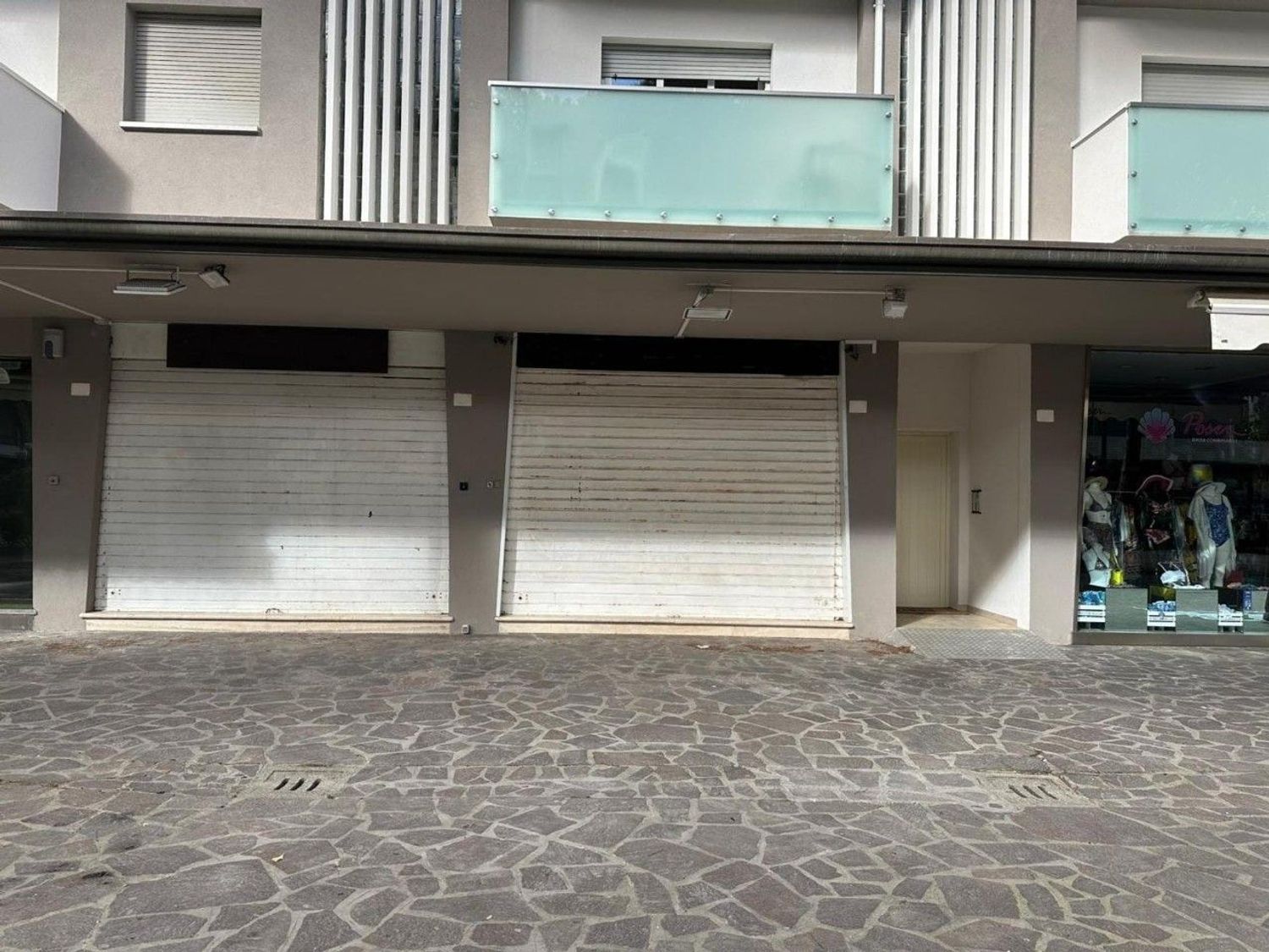 Locale commerciale in vendita a Cervia