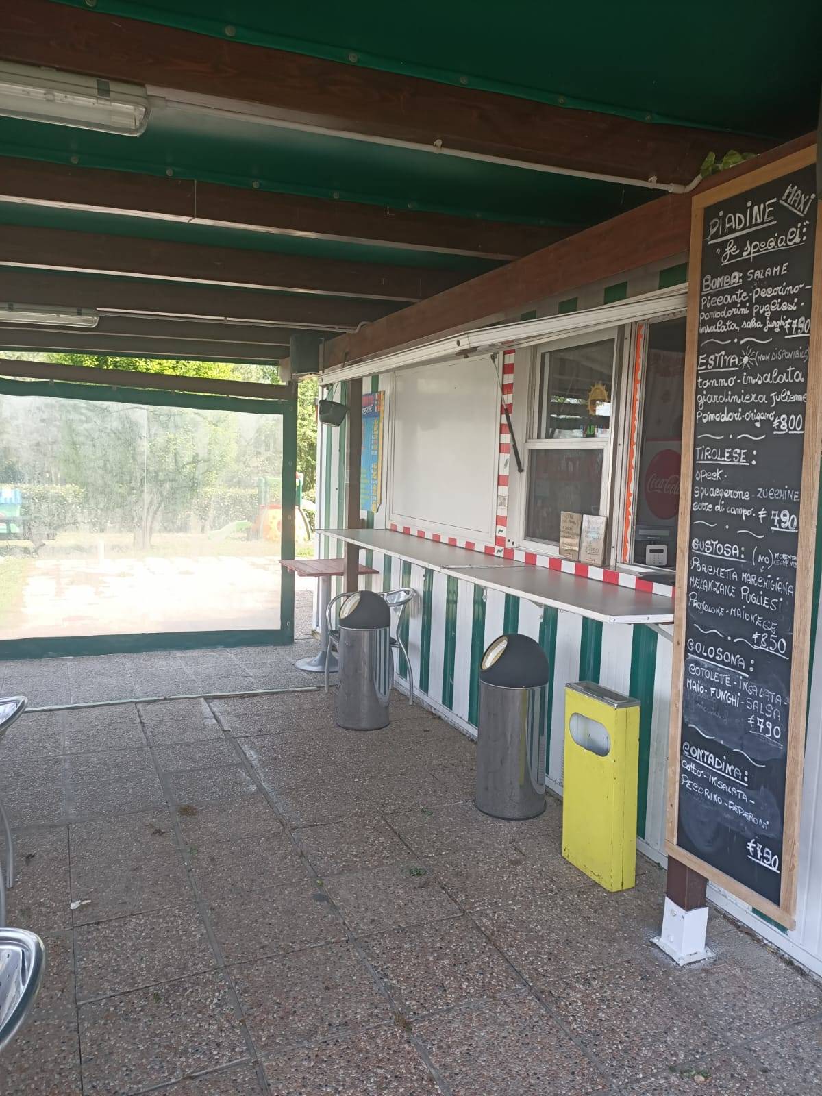 Locale commerciale in vendita a Ravenna