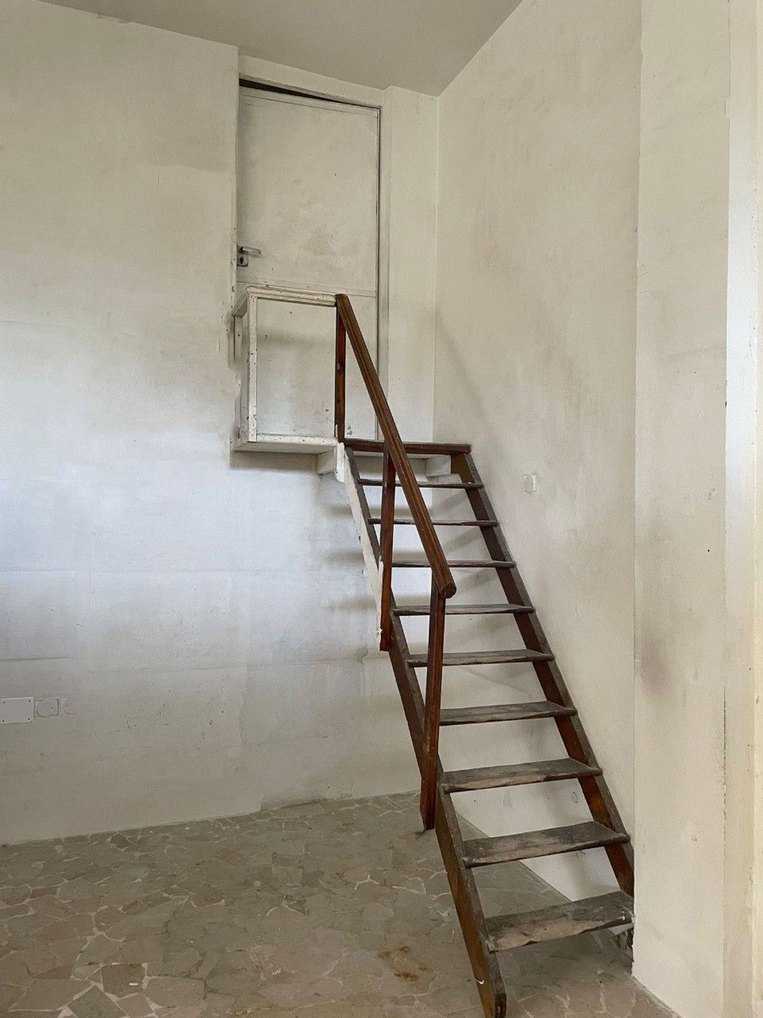 Locale commerciale in vendita a Cervia