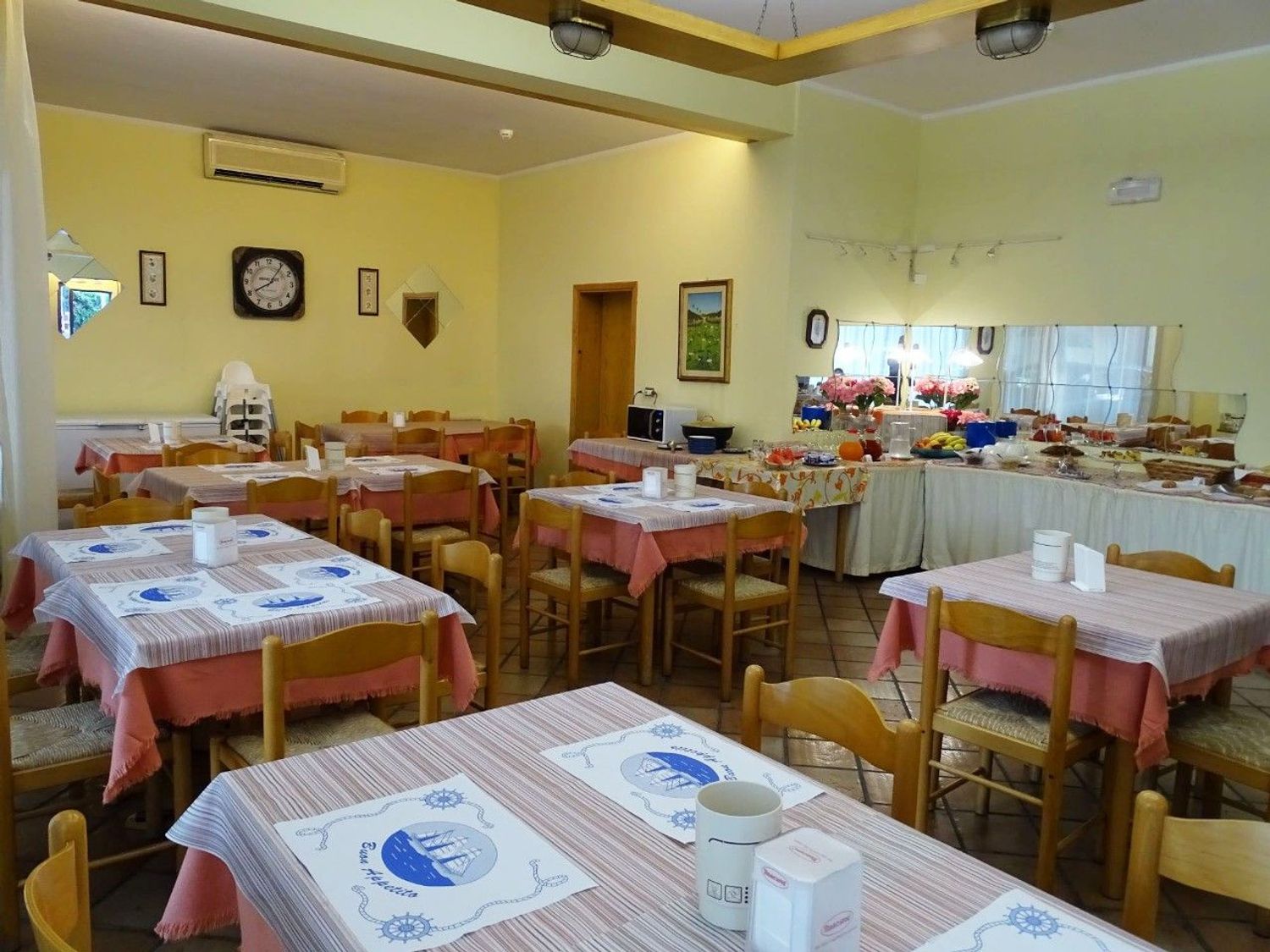 Locale commerciale in vendita a Cervia