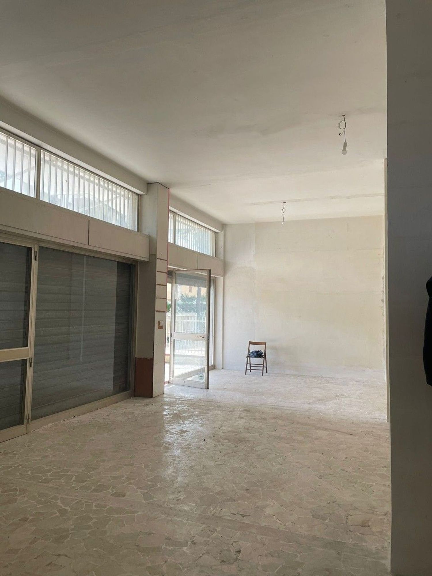 Locale commerciale in vendita a Cervia