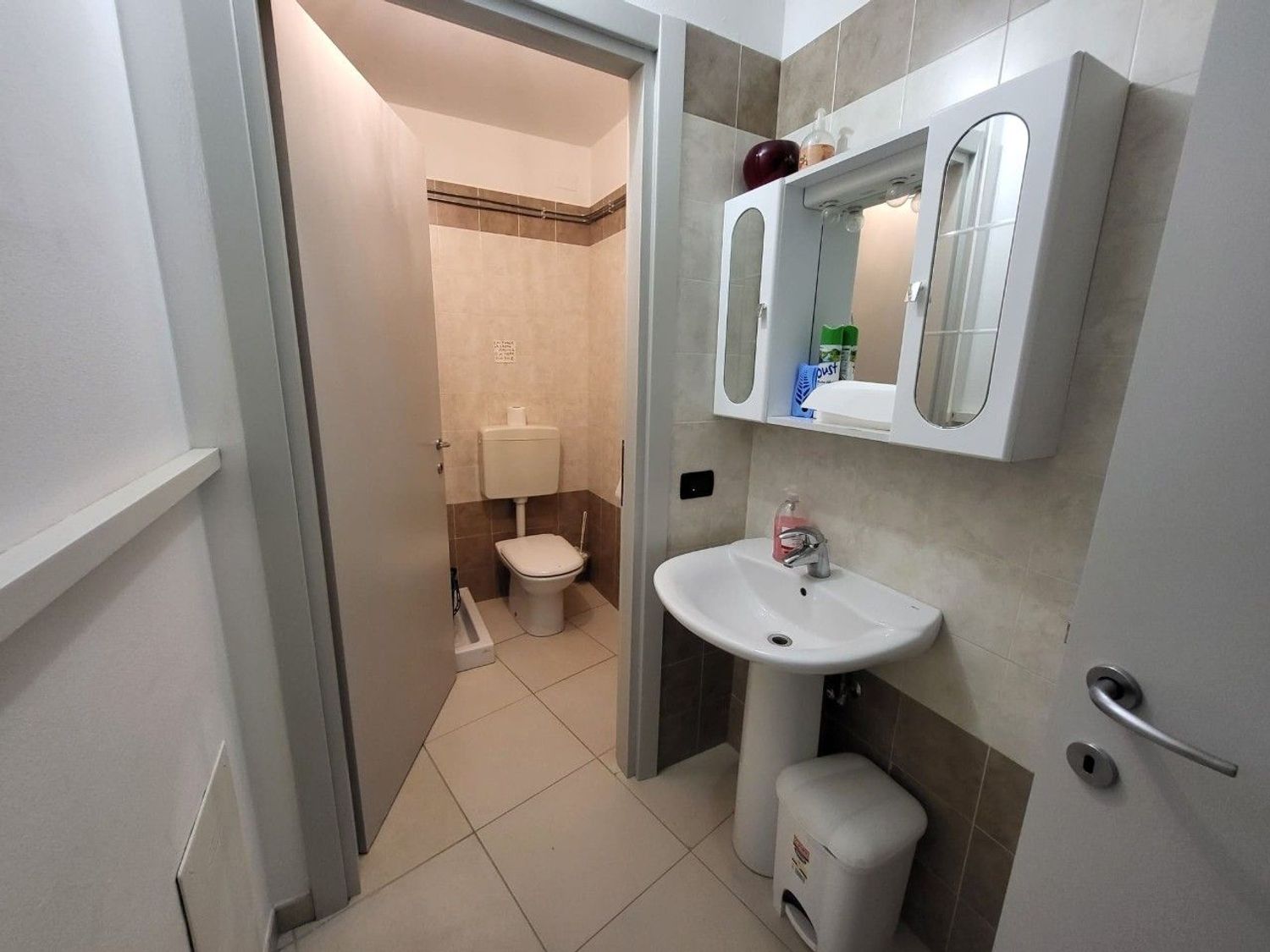 Locale commerciale in vendita a Cervia