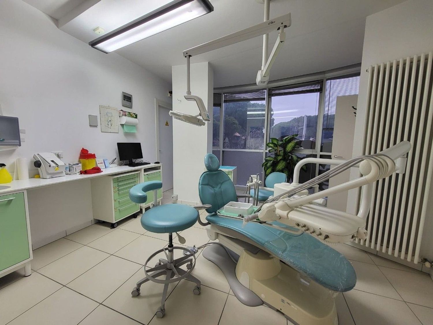 Locale commerciale in vendita a Cervia