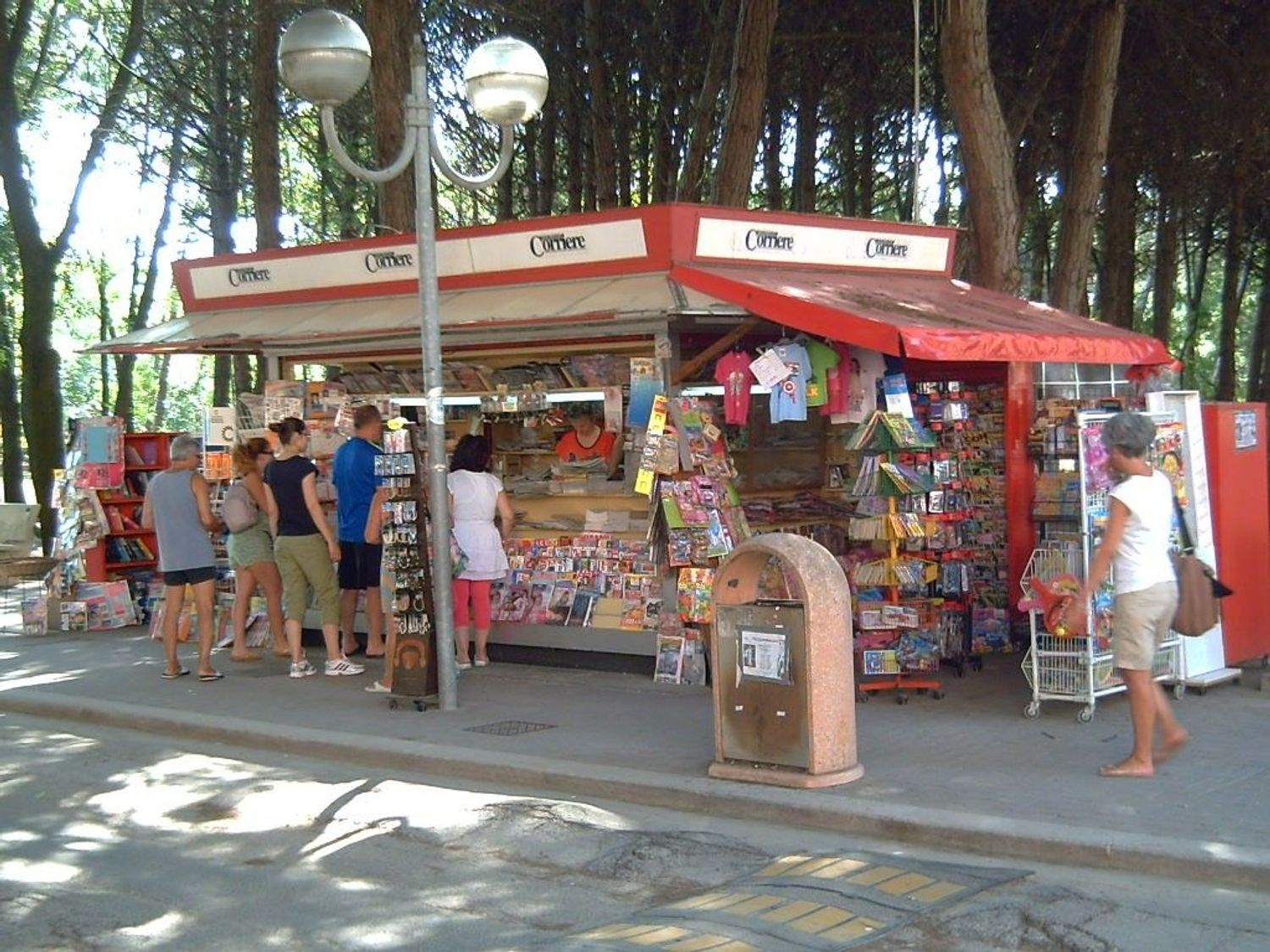 Locale commerciale in vendita a Cervia