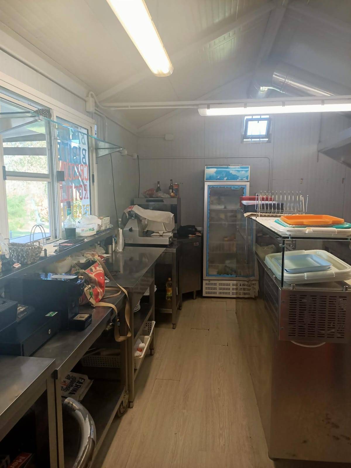 Locale commerciale in vendita a Ravenna