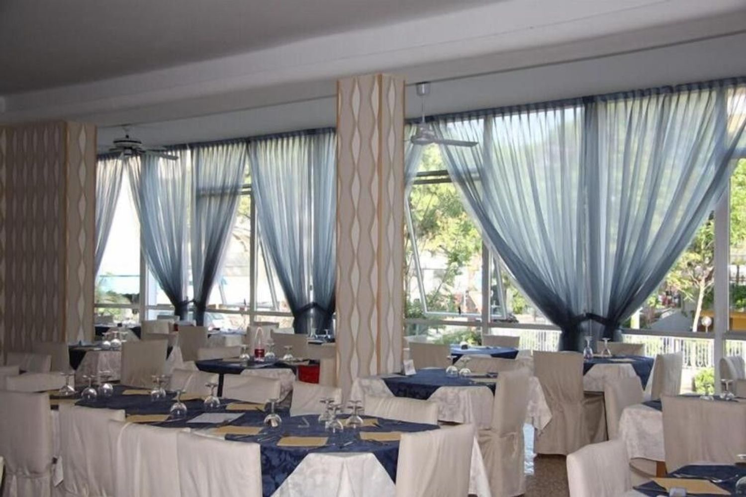 Locale commerciale in vendita a Ravenna