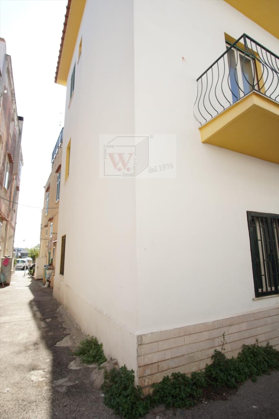 Attico da ristrutturare in corso vittorio colonna 9/11, Ischia