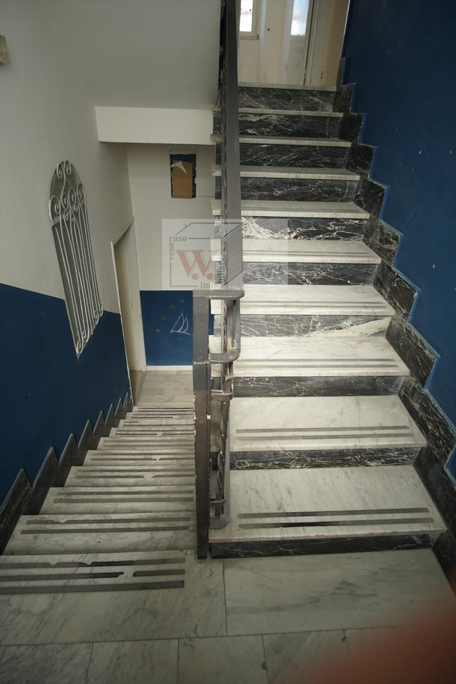 Attico da ristrutturare in corso vittorio colonna 9/11, Ischia