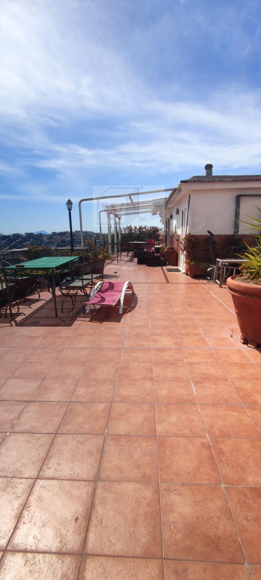 Attico in affitto in via aniello falcone 191, Napoli